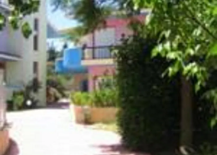 Sofia מלון דירות 4*